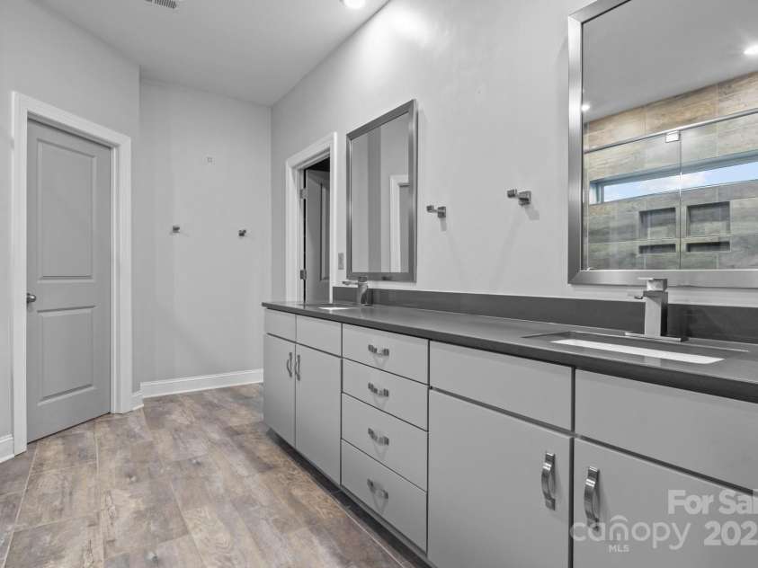 12904 Vermillion Crossing, Huntersville, NC 28078.  MLS# CAR4218955, YatesRealty ID 1370. PRIMARY BATH