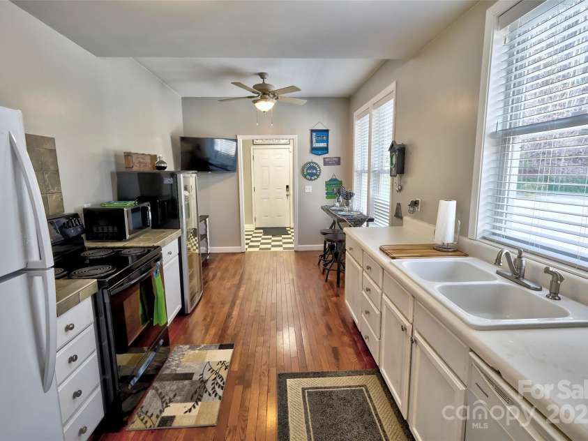 1333 Pigeon Creek Road, Bryson City, NC 28713.  MLS# CAR4300294, YatesRealty ID 1370. 