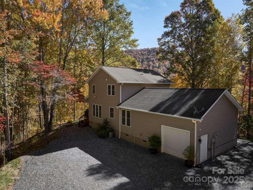 1333 Pigeon Creek Road, Bryson City, NC 28713.  MLS# CAR4300294, YatesRealty ID 1370. 
