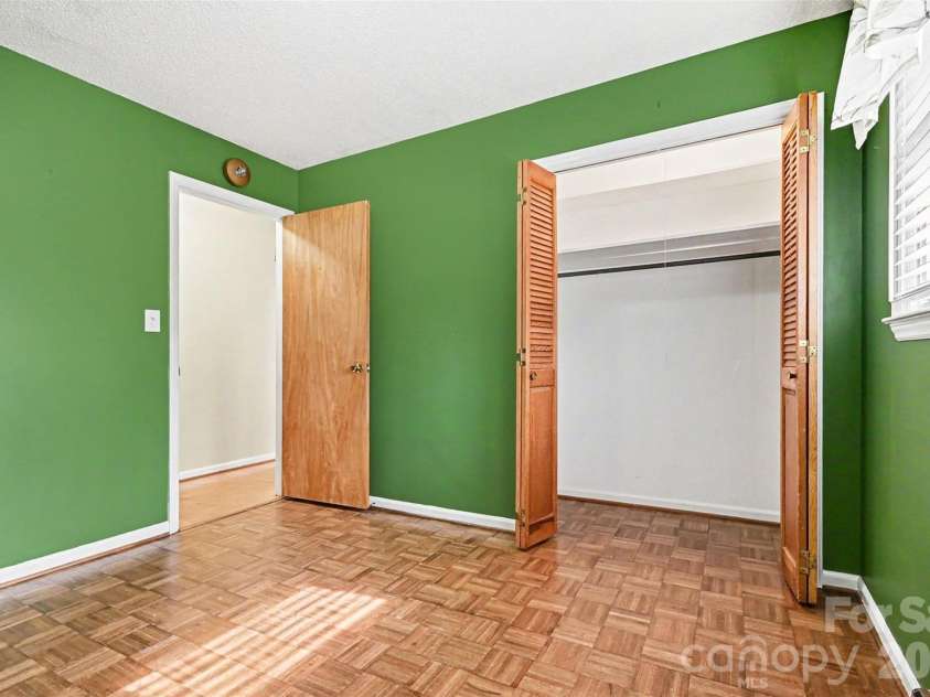 238 Lakeview Drive, Blacksburg, SC 29702.  MLS# CAR4338357, YatesRealty ID 13701. 