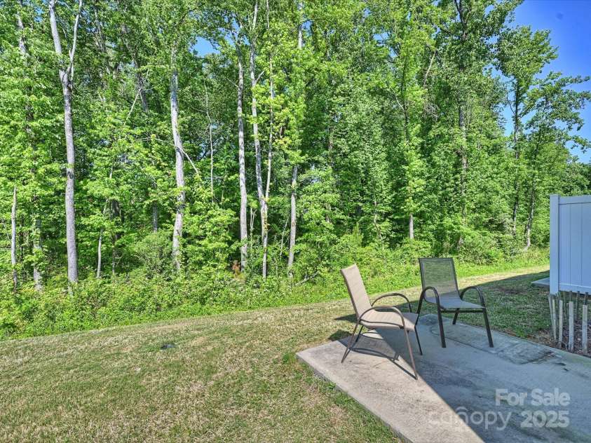 6037 Guildford Hill Lane, Charlotte, NC 28215.  MLS# CAR4252124, YatesRealty ID 13701. 