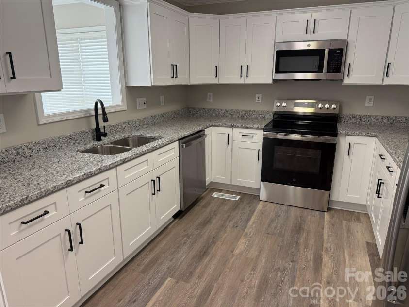 1206 Overhill Road, Salisbury, NC 28144.  MLS# CAR4365276, YatesRealty ID 13702. REMODELED KITCHEN 