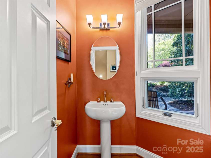 543 Hagen Drive, Hendersonville, NC 28739.  MLS# CAR4252994, YatesRealty ID 13702. 