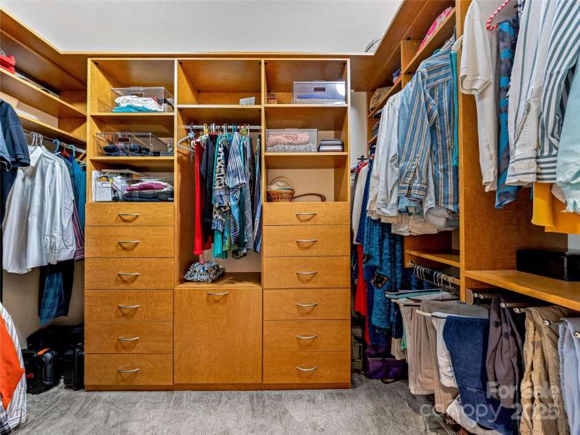 543 Hagen Drive, Hendersonville, NC 28739.  MLS# CAR4252994, YatesRealty ID 13702. 