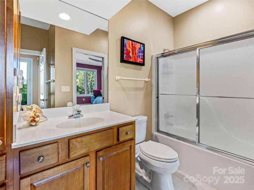 543 Hagen Drive, Hendersonville, NC 28739.  MLS# CAR4252994, YatesRealty ID 13702. 