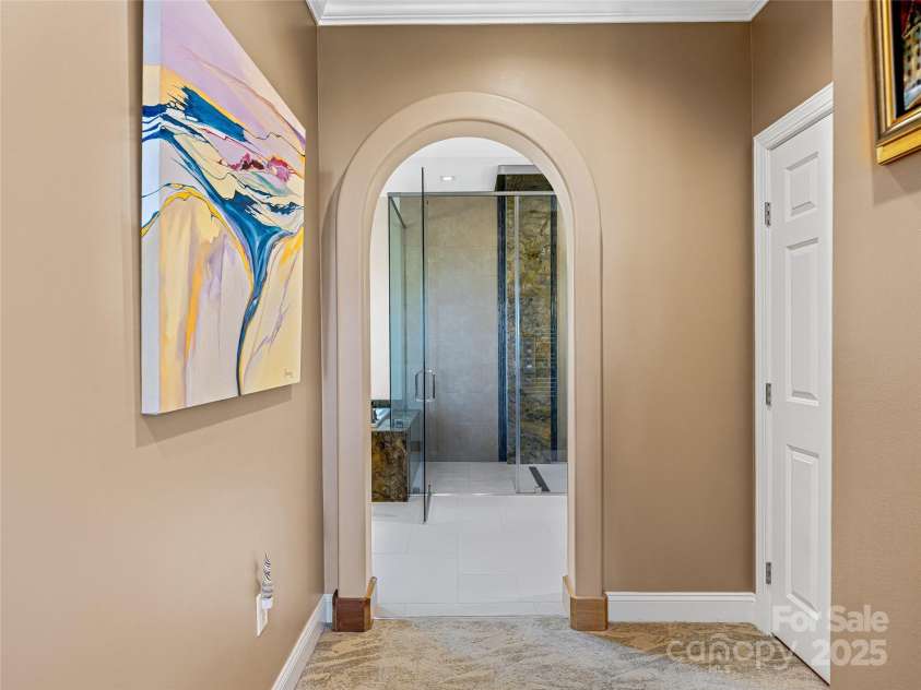 543 Hagen Drive, Hendersonville, NC 28739.  MLS# CAR4252994, YatesRealty ID 13702. 