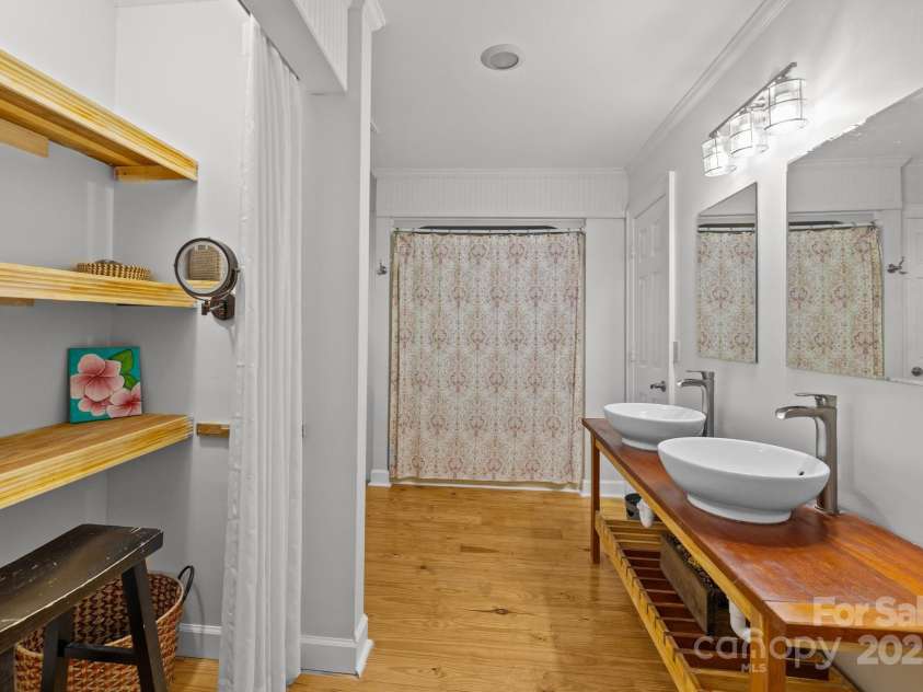 208 Devonport Drive, Weddington, NC 28104.  MLS# CAR4249631, YatesRealty ID 13703. The primary linen closet has plumbing in the walls should you want to create a shower there