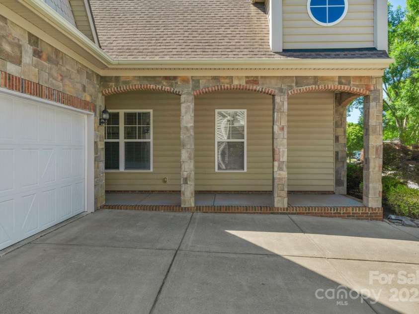 3009 Scottcrest Way, Waxhaw, NC 28173.  MLS# CAR4222104, YatesRealty ID 13704. 