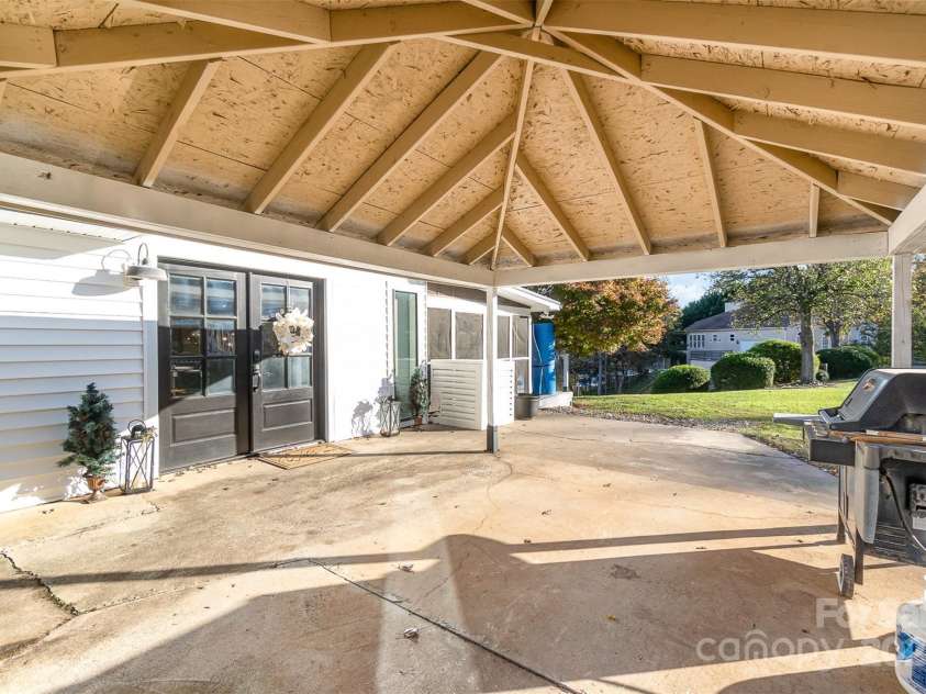 317 Commodore Loop, Mooresville, NC 28117.  MLS# CAR4252915, YatesRealty ID 13705. 