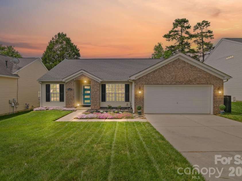 8409 Ewen Circle, Charlotte, NC 28269.  MLS# CAR4369850, YatesRealty ID 13705. 