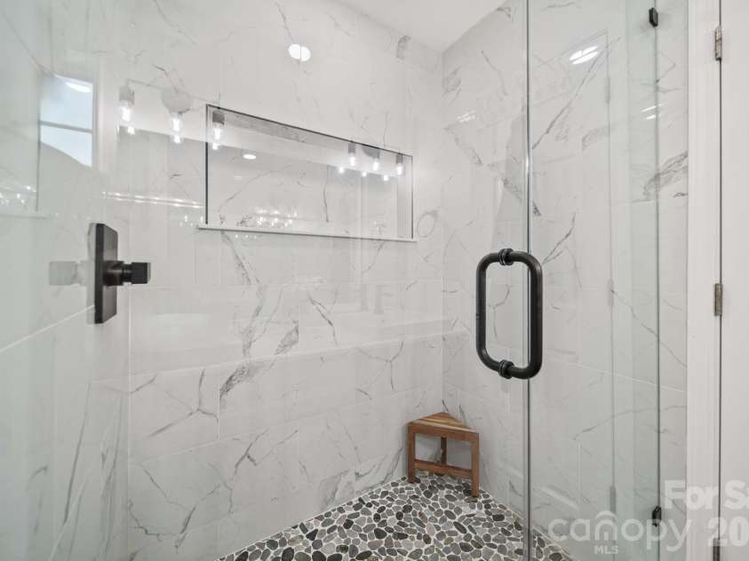 8409 Ewen Circle, Charlotte, NC 28269.  MLS# CAR4369850, YatesRealty ID 13705. 