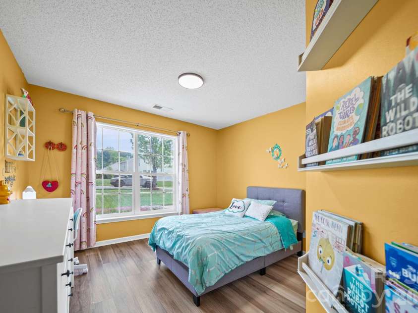 8409 Ewen Circle, Charlotte, NC 28269.  MLS# CAR4369850, YatesRealty ID 13705. 