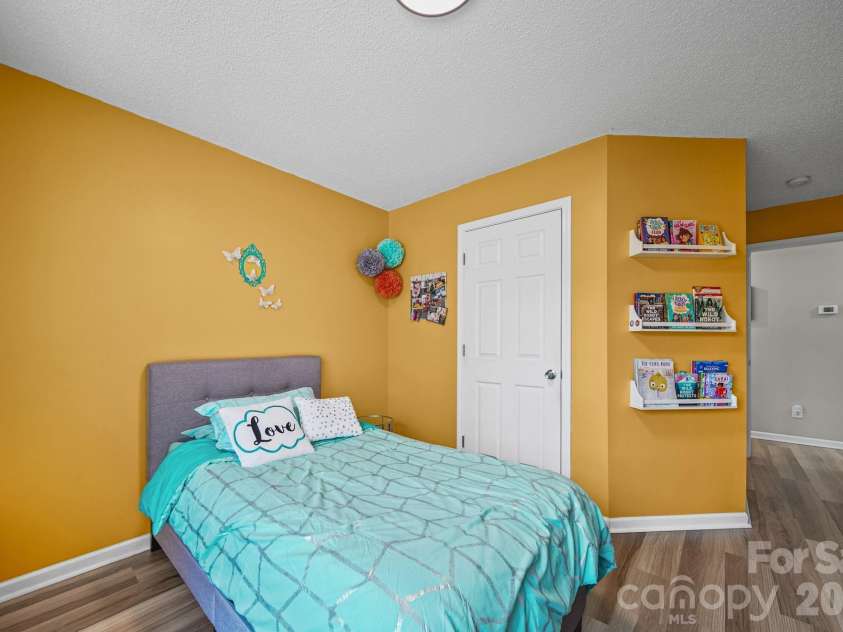 8409 Ewen Circle, Charlotte, NC 28269.  MLS# CAR4369850, YatesRealty ID 13705. 