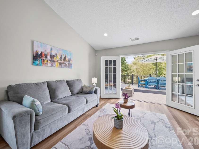 8409 Ewen Circle, Charlotte, NC 28269.  MLS# CAR4369850, YatesRealty ID 13705. 