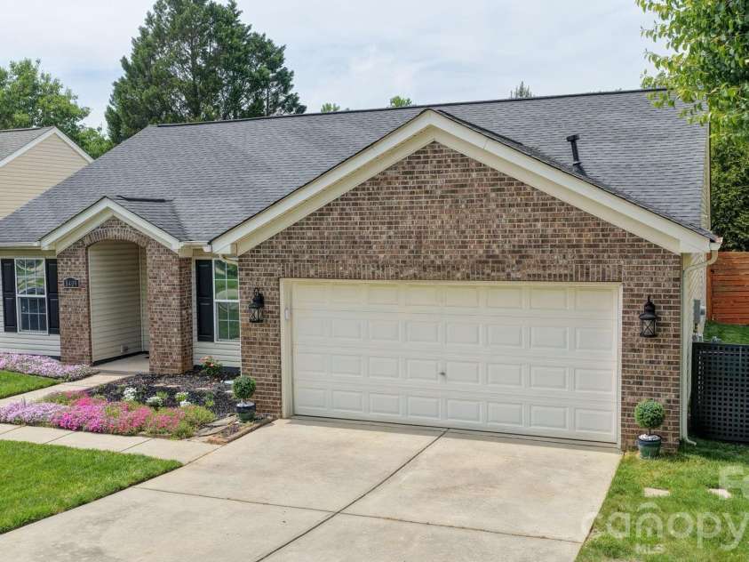 8409 Ewen Circle, Charlotte, NC 28269.  MLS# CAR4369850, YatesRealty ID 13705. 