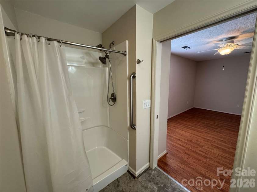 337 Willow Run Drive, Forest City, NC 28043.  MLS# CAR4368312, YatesRealty ID 13706. 