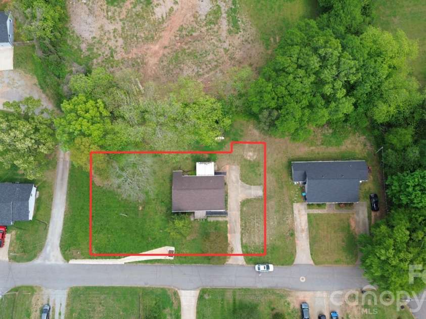 337 Willow Run Drive, Forest City, NC 28043.  MLS# CAR4368312, YatesRealty ID 13706. 