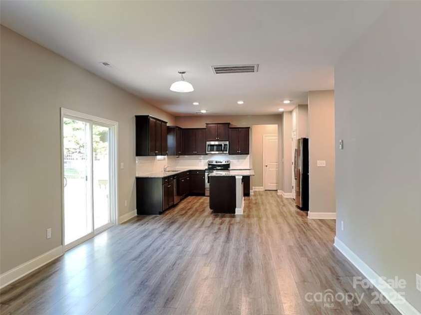15003 Boudins Lane, Charlotte, NC 28278.  MLS# CAR4256487, YatesRealty ID 13707. 