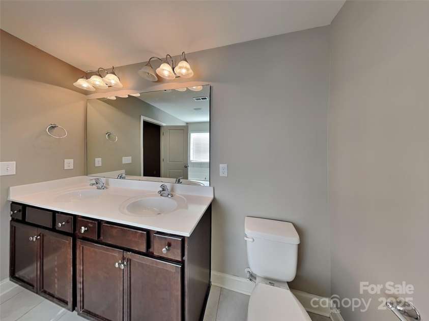 15003 Boudins Lane, Charlotte, NC 28278.  MLS# CAR4256487, YatesRealty ID 13707. 