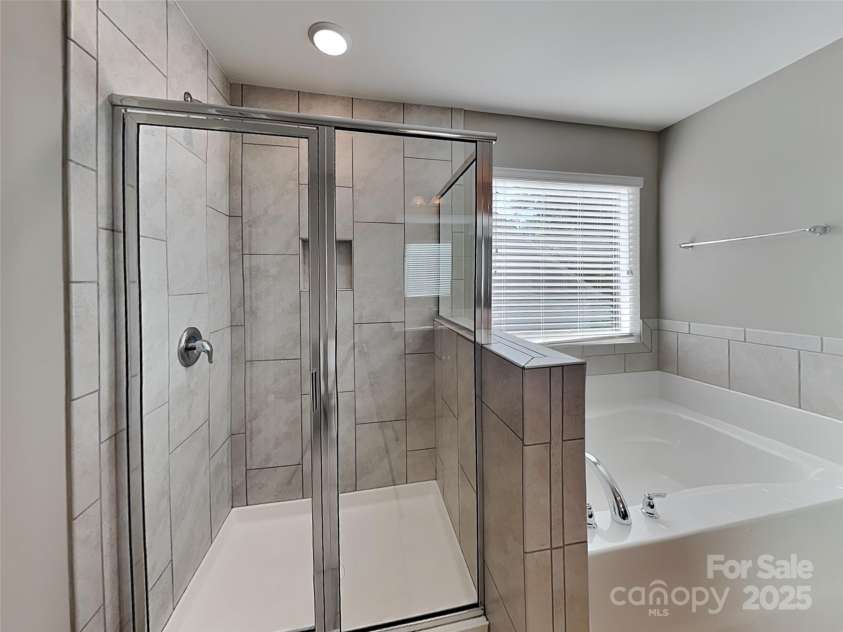 15003 Boudins Lane, Charlotte, NC 28278.  MLS# CAR4256487, YatesRealty ID 13707. 