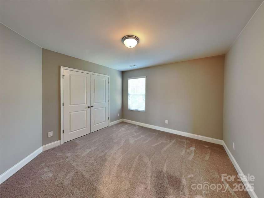 15003 Boudins Lane, Charlotte, NC 28278.  MLS# CAR4256487, YatesRealty ID 13707. 