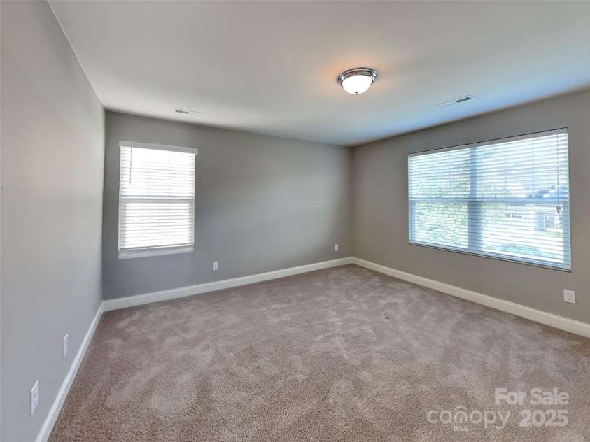 15003 Boudins Lane, Charlotte, NC 28278.  MLS# CAR4256487, YatesRealty ID 13707. 