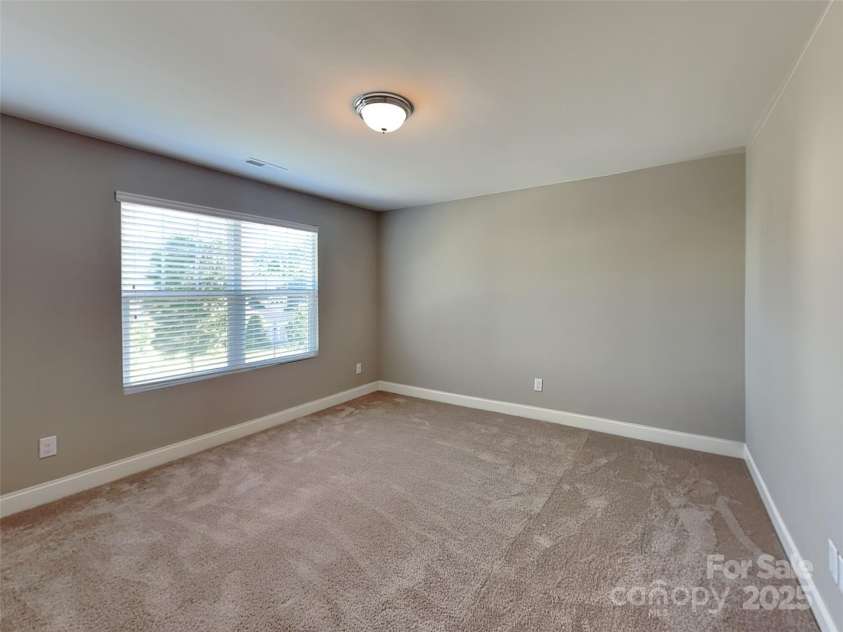 15003 Boudins Lane, Charlotte, NC 28278.  MLS# CAR4256487, YatesRealty ID 13707. 