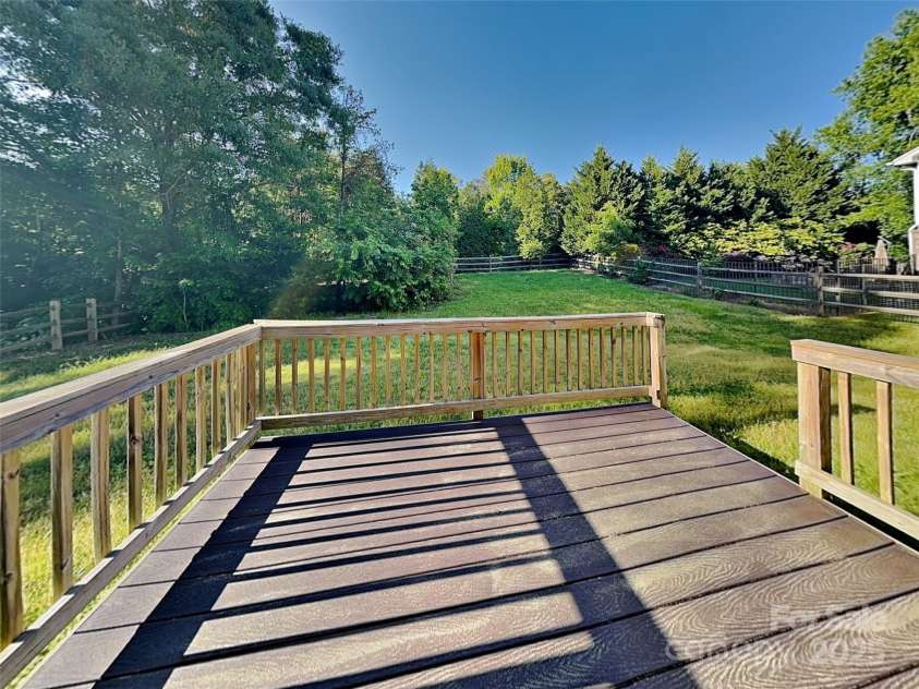 15003 Boudins Lane, Charlotte, NC 28278.  MLS# CAR4256487, YatesRealty ID 13707. 