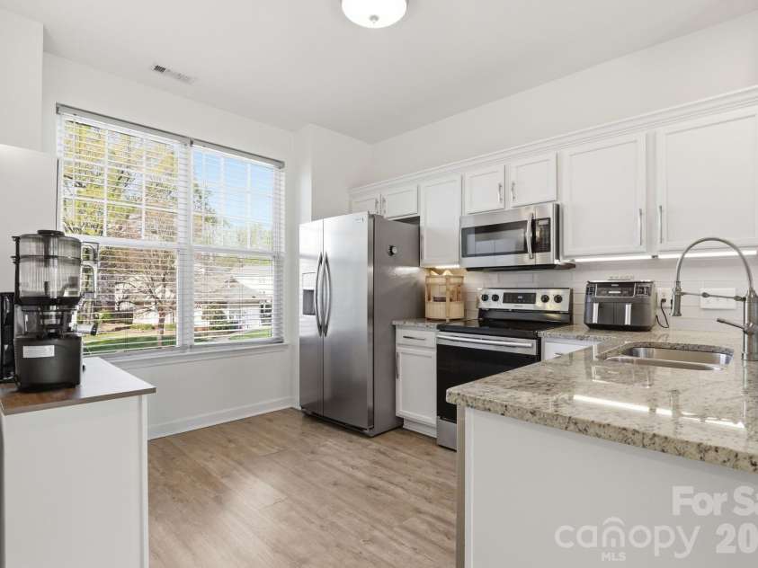 2814 Avalon Loop Road, Charlotte, NC 28269.  MLS# CAR4360934, YatesRealty ID 13707. 