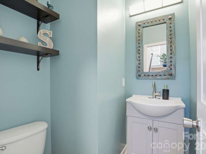 2814 Avalon Loop Road, Charlotte, NC 28269.  MLS# CAR4360934, YatesRealty ID 13707. 