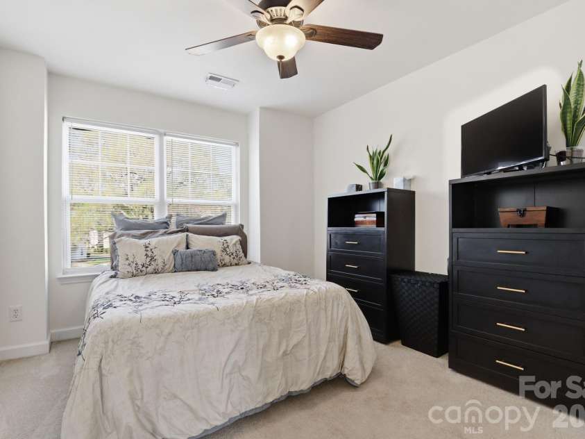 2814 Avalon Loop Road, Charlotte, NC 28269.  MLS# CAR4360934, YatesRealty ID 13707. 