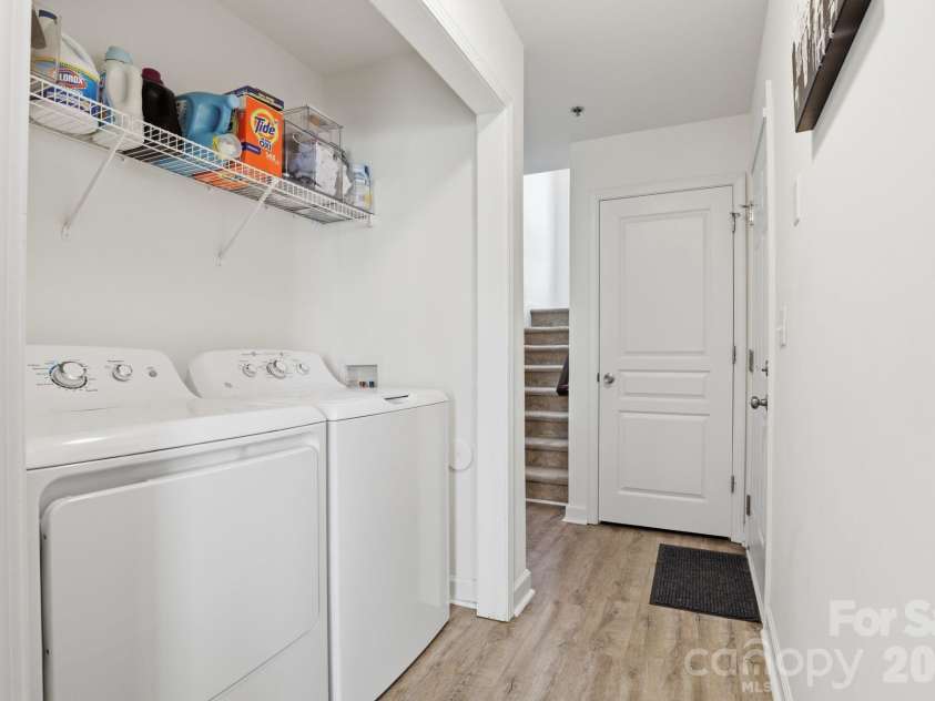 2814 Avalon Loop Road, Charlotte, NC 28269.  MLS# CAR4360934, YatesRealty ID 13707. 