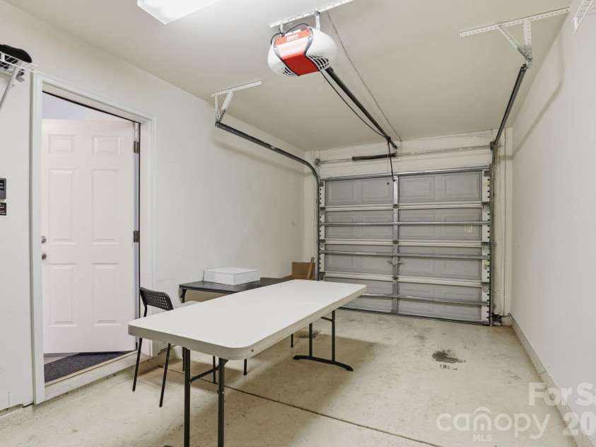 2814 Avalon Loop Road, Charlotte, NC 28269.  MLS# CAR4360934, YatesRealty ID 13707. 