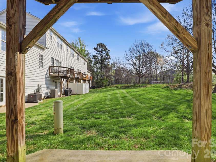 2814 Avalon Loop Road, Charlotte, NC 28269.  MLS# CAR4360934, YatesRealty ID 13707. 