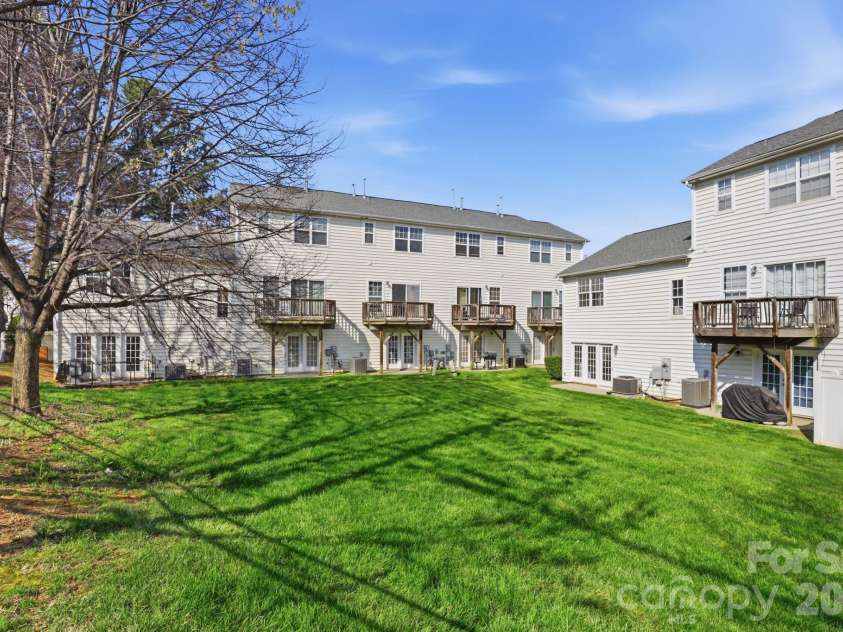 2814 Avalon Loop Road, Charlotte, NC 28269.  MLS# CAR4360934, YatesRealty ID 13707. 