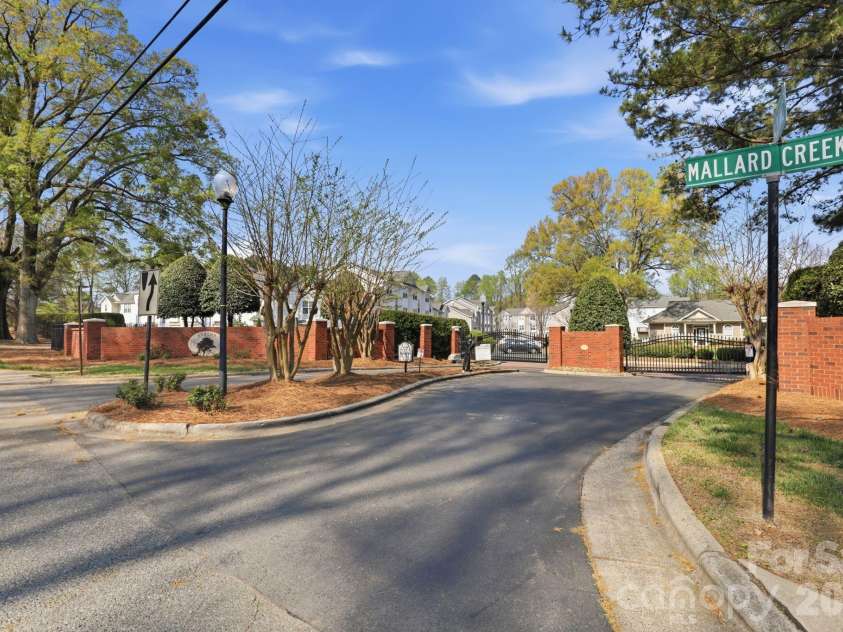 2814 Avalon Loop Road, Charlotte, NC 28269.  MLS# CAR4360934, YatesRealty ID 13707. 