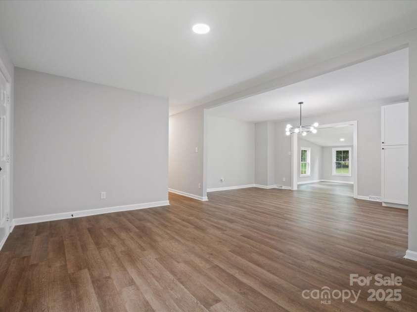 5316 Rupert Lane, Charlotte, NC 28215.  MLS# CAR4235665, YatesRealty ID 13709. 