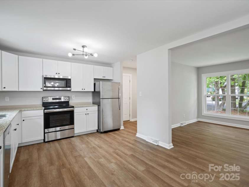 5316 Rupert Lane, Charlotte, NC 28215.  MLS# CAR4235665, YatesRealty ID 13709. 