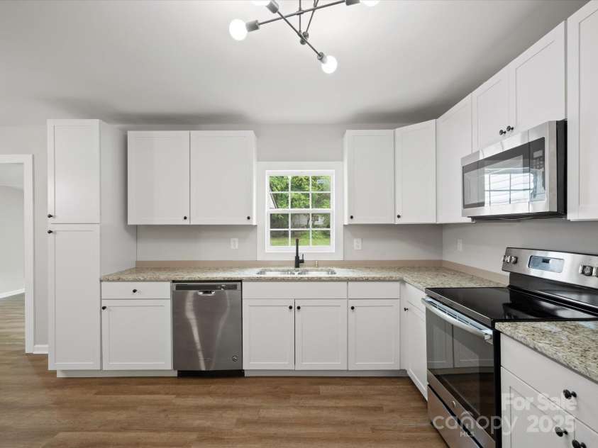 5316 Rupert Lane, Charlotte, NC 28215.  MLS# CAR4235665, YatesRealty ID 13709. 