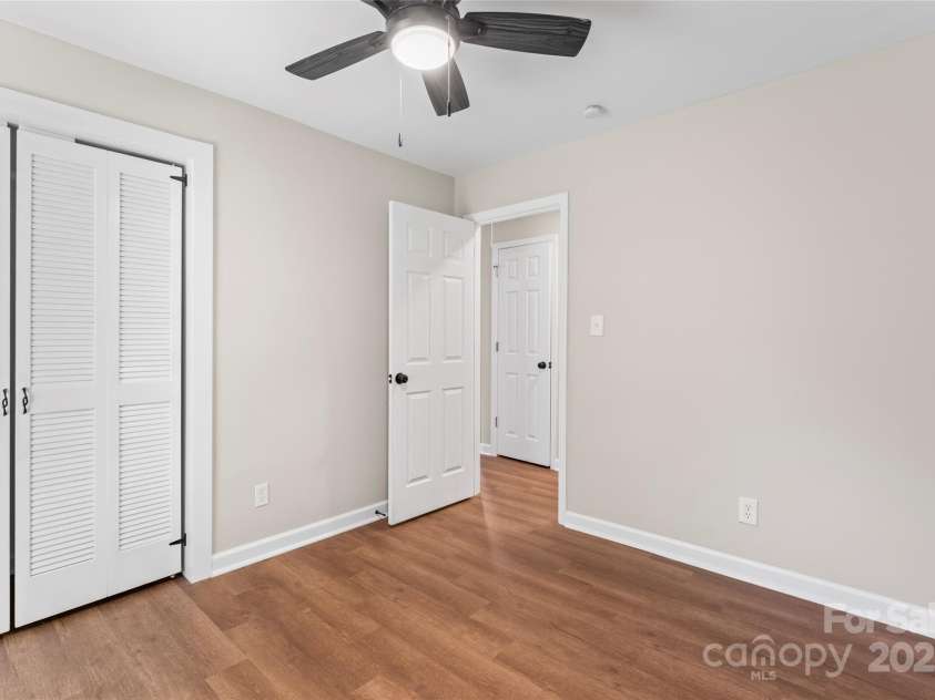 5316 Rupert Lane, Charlotte, NC 28215.  MLS# CAR4311863, YatesRealty ID 13709. 