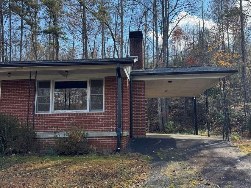 5046 Old Linville Road, Marion, NC 28752.  MLS# CAR4321591, YatesRealty ID 1371. 
