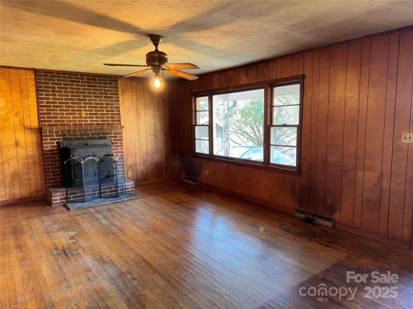 5046 Old Linville Road, Marion, NC 28752.  MLS# CAR4321591, YatesRealty ID 1371. 