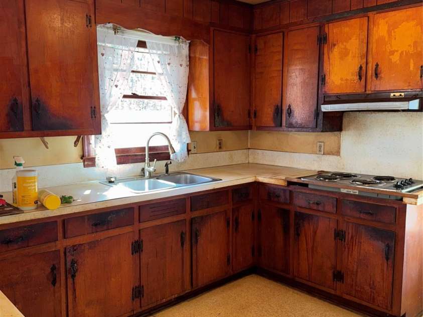 5046 Old Linville Road, Marion, NC 28752.  MLS# CAR4321591, YatesRealty ID 1371. 