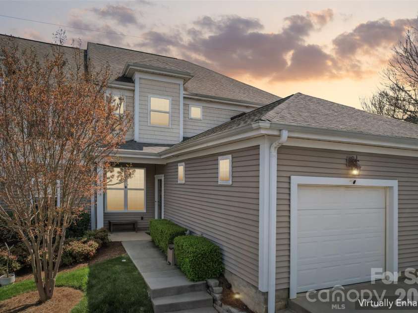 2428 Madison Green Drive, Gastonia, NC 28054.  MLS# CAR4353023, YatesRealty ID 13711. 