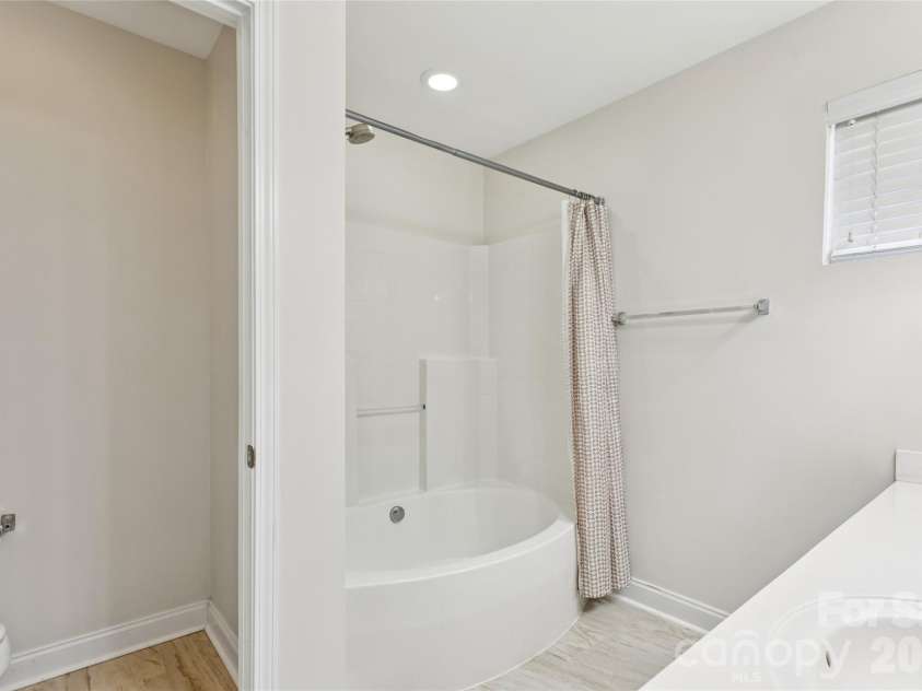 2428 Madison Green Drive, Gastonia, NC 28054.  MLS# CAR4353023, YatesRealty ID 13711. 