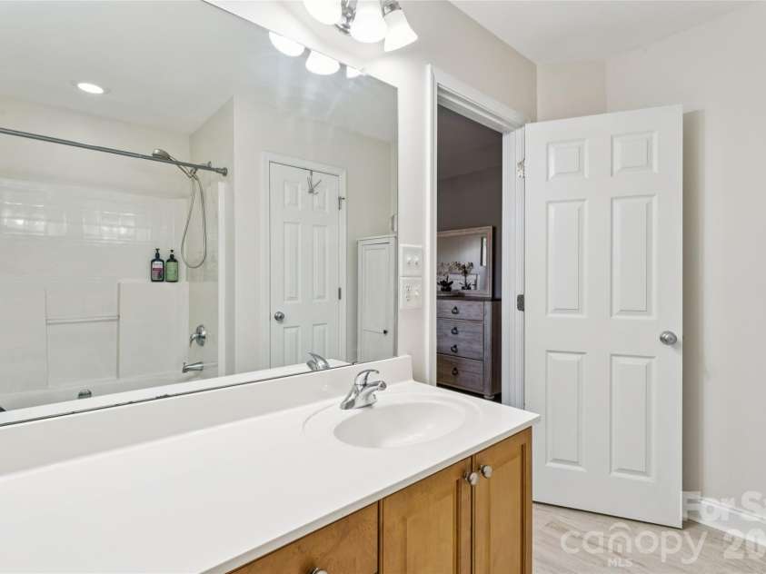 2428 Madison Green Drive, Gastonia, NC 28054.  MLS# CAR4353023, YatesRealty ID 13711. 
