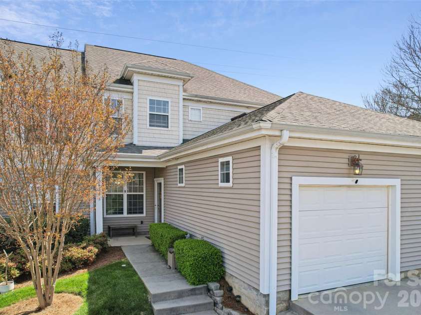 2428 Madison Green Drive, Gastonia, NC 28054.  MLS# CAR4353023, YatesRealty ID 13711. 