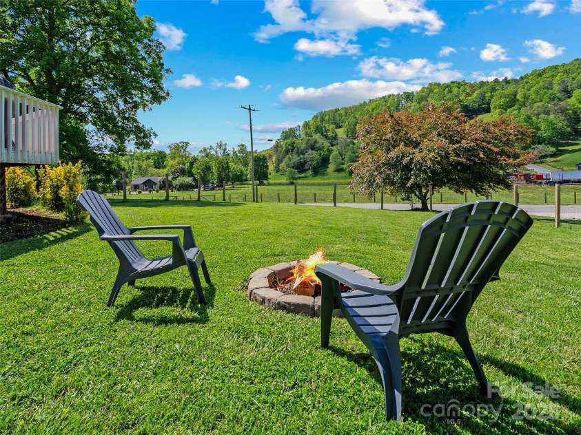 29 Driftwood Lane, Mills River, NC 28759.  MLS# CAR4257863, YatesRealty ID 13711. 