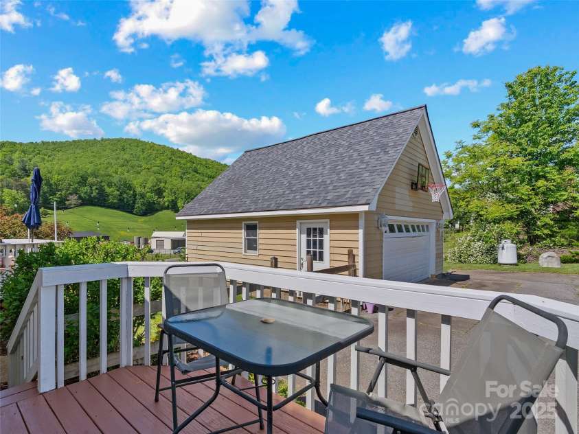 29 Driftwood Lane, Mills River, NC 28759.  MLS# CAR4257863, YatesRealty ID 13711. 