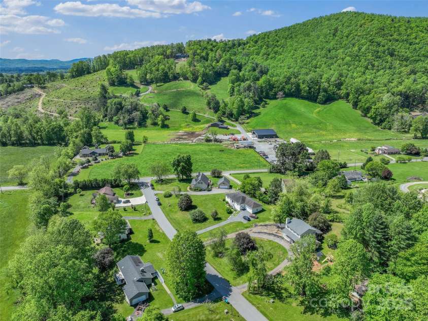 29 Driftwood Lane, Mills River, NC 28759.  MLS# CAR4257863, YatesRealty ID 13711. 